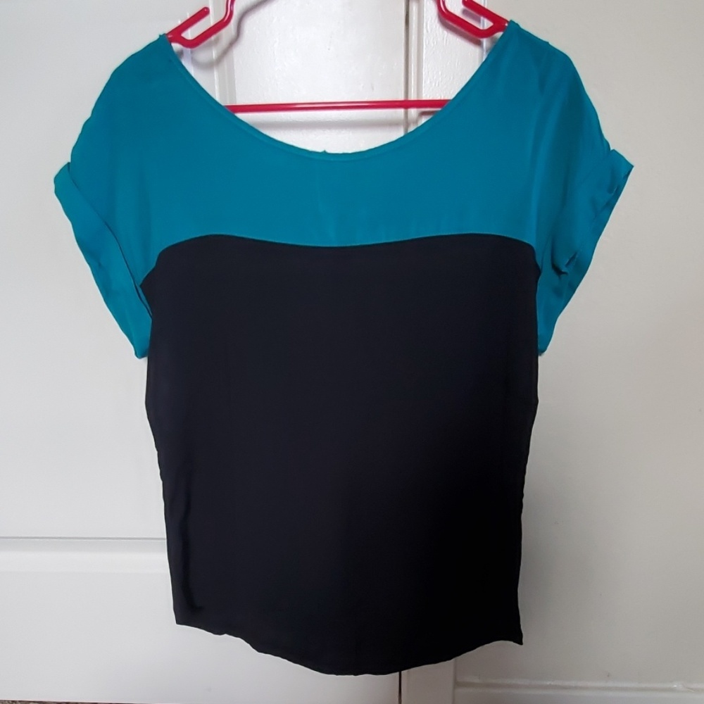 Lola shirt with zipper back